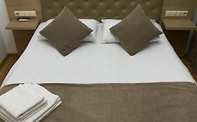 Hotel Varios